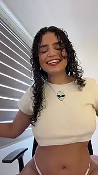 cinnamon rosa online show from January 12, 2026, 7:53 pm