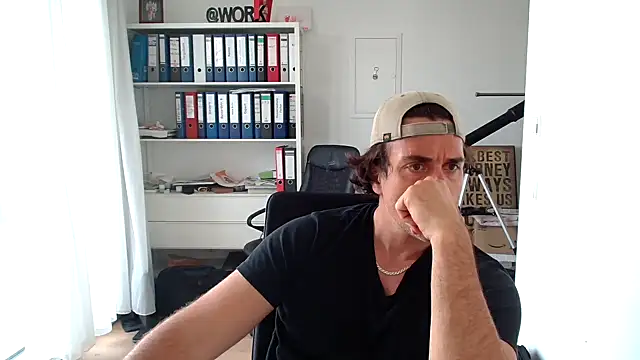 AlexPaeae online show from May 11, 2026, 6:26 am