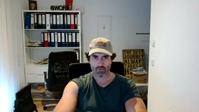 AlexPaeae online show from November 9, 2025, 2:54 pm