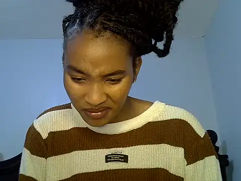 cute-alexis online show from June 12, 2026, 8:45 am