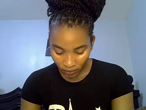 cute-alexis online show from June 19, 2026, 7:58 am