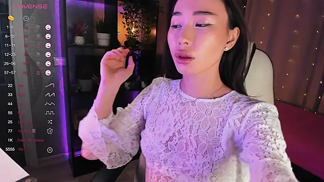 sensualily online show from September 14, 2025, 4:29 pm