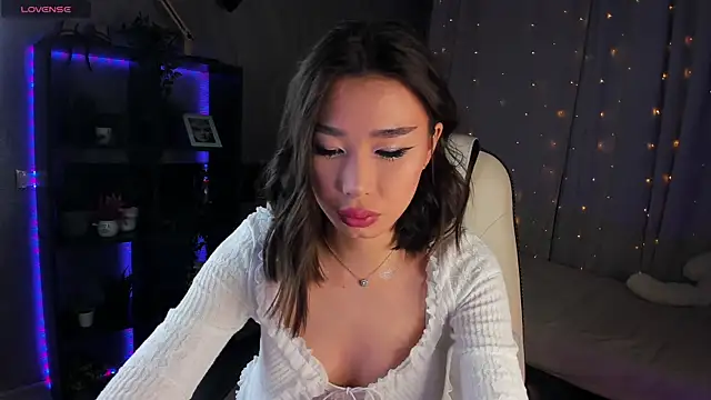 sensualily online show from March 16, 2025, 5:39 pm