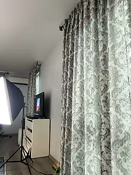 -RIVIERA- online show from November 18, 2025, 9:12 am