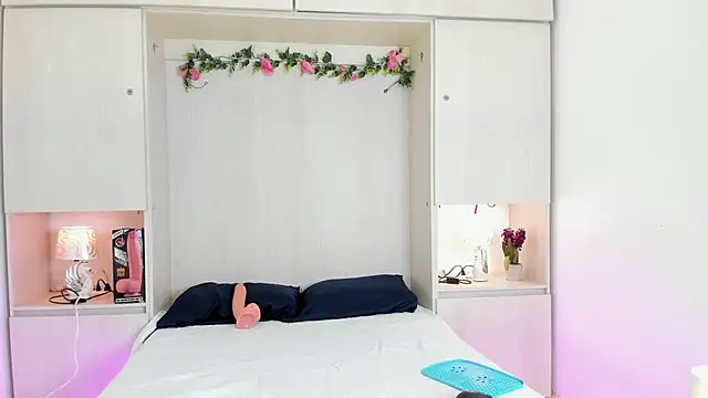 KendallRosse1 online show from November 27, 2025, 12:38 pm