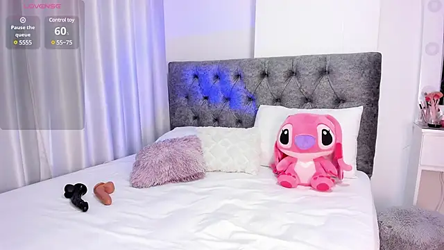 abbyfoxx  online show from March 19, 2025, 4:24 pm