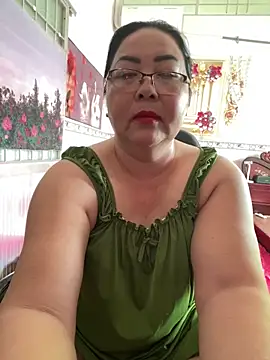 Snapshot of NDith chatting on June 5, 2026, 12:37 am NDith online show from June 5, 2026, 12:37 am