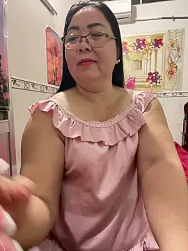 Snapshot of NDith chatting on May 10, 2026, 10:00 pm NDith online show from May 10, 2026, 10:00 pm