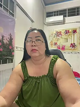 Snapshot of NDith chatting on June 18, 2026, 9:42 pm NDith online show from June 18, 2026, 9:42 pm