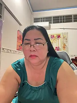 Snapshot of NDith chatting on May 18, 2026, 9:19 pm NDith online show from May 18, 2026, 9:19 pm
