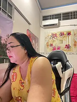 Snapshot of NDith chatting on June 10, 2026, 1:34 pm NDith online show from June 10, 2026, 1:34 pm