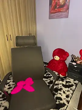 Cherriikenzie online show from June 27, 2026, 6:03 pm