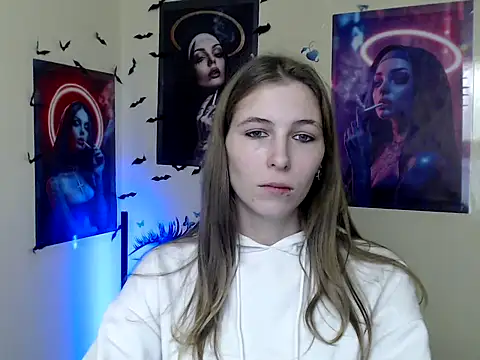 StrangerGi online show from November 4, 2025, 1:15 pm