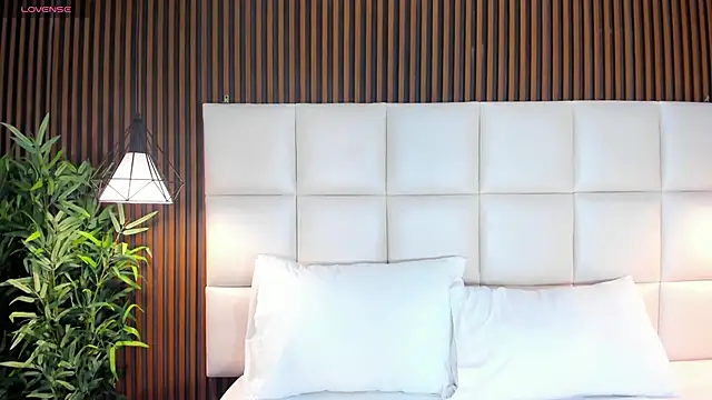 CailynBrowm online show from October 7, 2025, 4:35 am