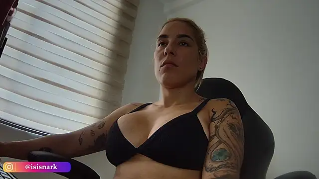 Isis69  online show from October 26, 2025, 4:07 pm