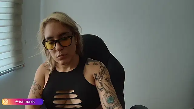 Isis69  online show from October 31, 2025, 9:11 pm