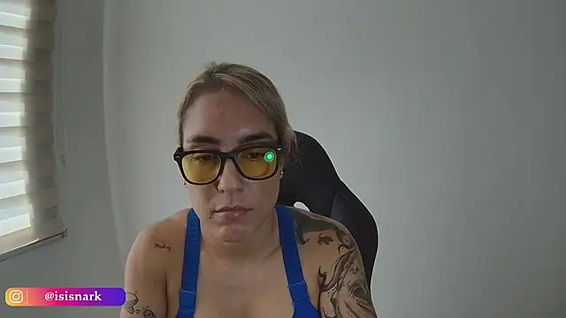 Isis69  online show from February 11, 2026, 3:01 pm