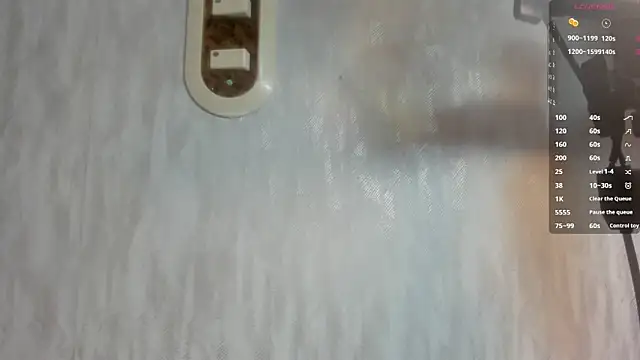 MelanieRioss online show from October 8, 2025, 1:34 pm