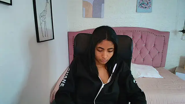 shaneelle online show from November 26, 2025, 3:06 am