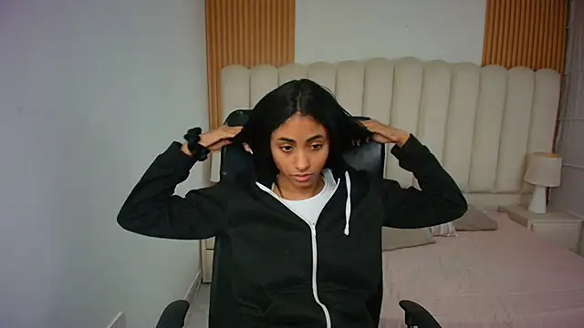 Snapshot of shaneelle chatting on February 27, 2026, 3:07 am shaneelle online show from February 27, 2026, 3:07 am