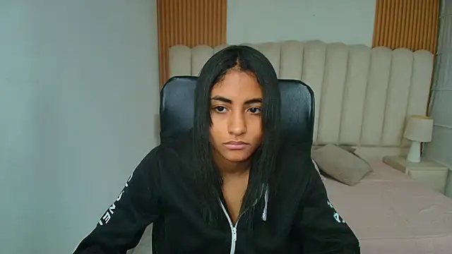 Snapshot of shaneelle chatting on March 2, 2026, 5:08 am shaneelle online show from March 2, 2026, 5:08 am