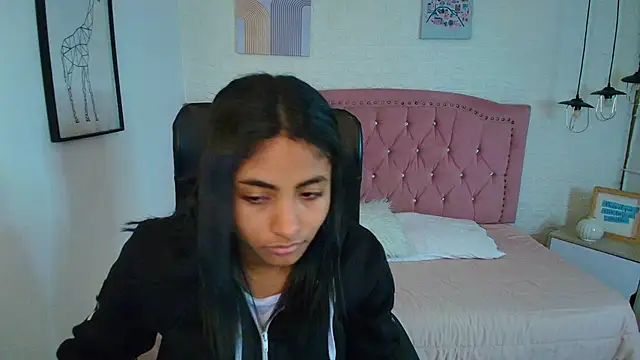 shaneelle online show from November 24, 2025, 3:06 am