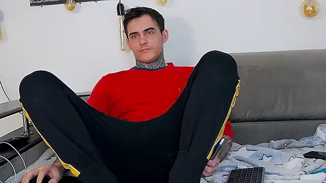 CarterCole online show from February 3, 2026, 12:43 pm