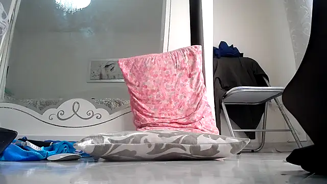 Snapshot of Porcellinahotxx chatting on February 3, 2025, 8:13 am Porcellinahotxx online show from February 3, 2025, 8:13 am