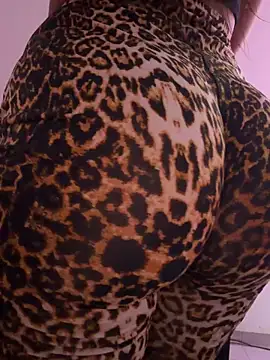 izanmiller2001 online show from May 31, 2026, 8:31 pm