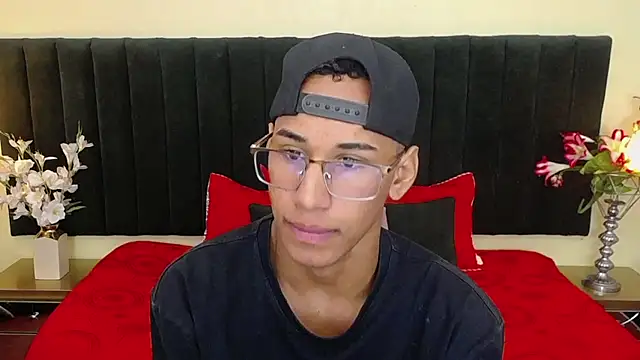 soft attraction online show from December 6, 2024, 2:44 pm