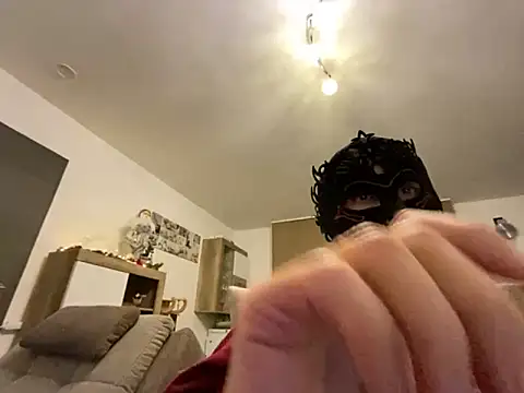 Marilou1983 online show from November 23, 2025, 9:36 pm