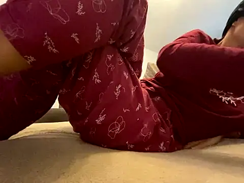 Marilou1983 online show from September 16, 2025, 4:52 pm