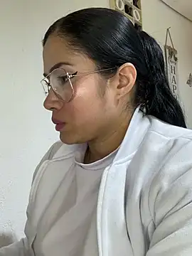 Sweet  Nurse1 online show from May 6, 2026, 3:38 pm