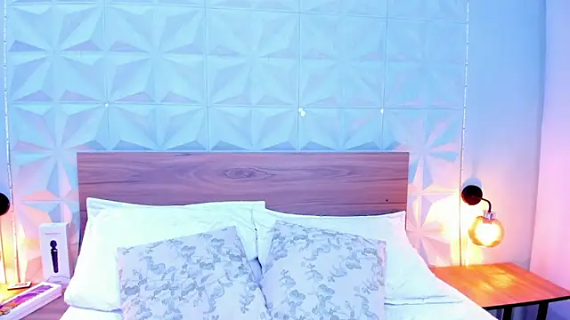 Stacey white  online show from October 2, 2025, 8:23 pm