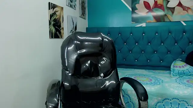 Snapshot of Noha_scott chatting on February 4, 2025, 10:45 pm Noha scott online show from February 4, 2025, 10:45 pm