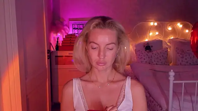 aestetick online show from February 10, 2026, 1:32 pm