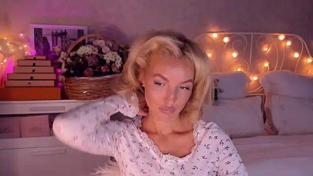 aestetick online show from December 22, 2025, 8:47 am