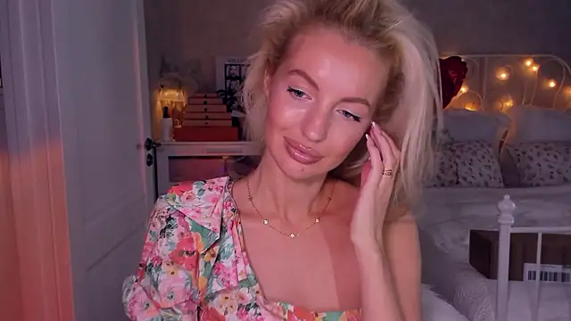 aestetick online show from March 6, 2026, 10:21 am