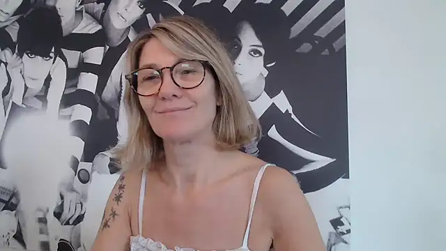 godinflower online show from October 19, 2025, 9:23 am