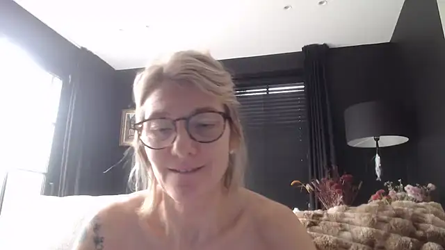 godinflower online show from October 23, 2025, 12:15 pm