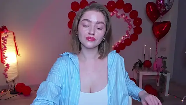 AidaPerry online show from February 14, 2025, 6:19 pm