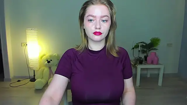 AidaPerry online show from September 24, 2025, 6:36 pm