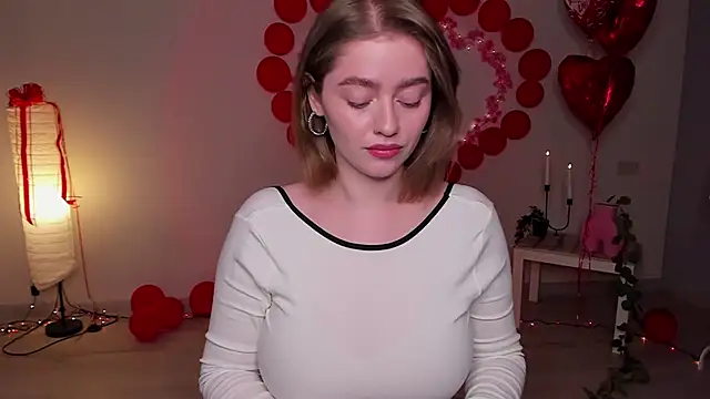 AidaPerry online show from February 23, 2025, 5:29 pm