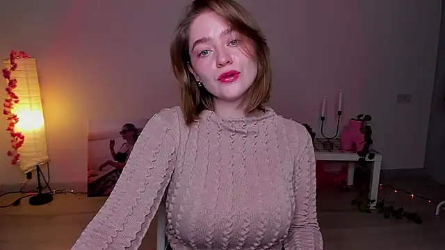 AidaPerry online show from February 6, 2025, 4:14 pm