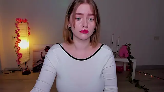 AidaPerry online show from January 29, 2025, 2:32 pm