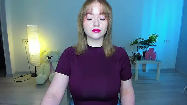 AidaPerry online show from September 27, 2025, 11:49 am