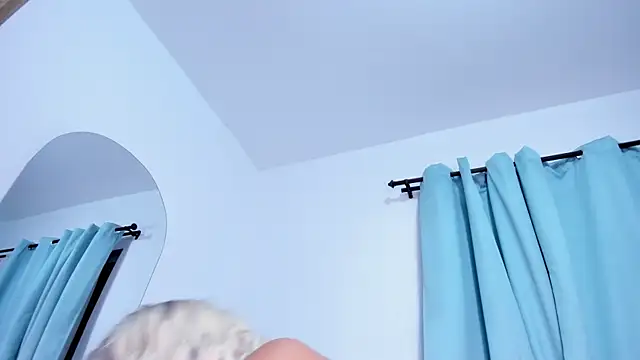 AllisonnSmith  online show from March 20, 2025, 6:19 am