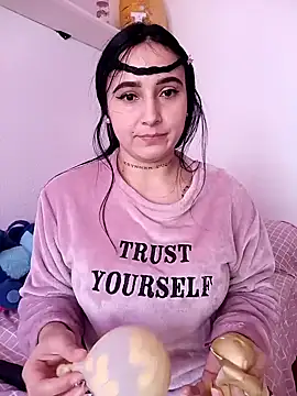 Juanamd1 online show from February 5, 2025, 12:06 pm