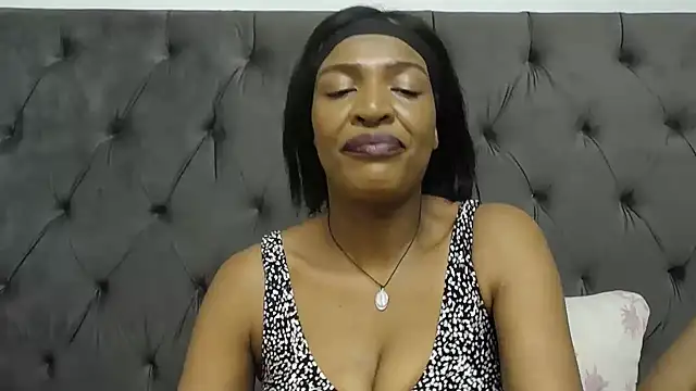 SpicyQueenxxxx online show from August 7, 2026, 1:00 am