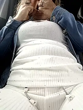 coral smitth online show from January 18, 2026, 8:23 pm